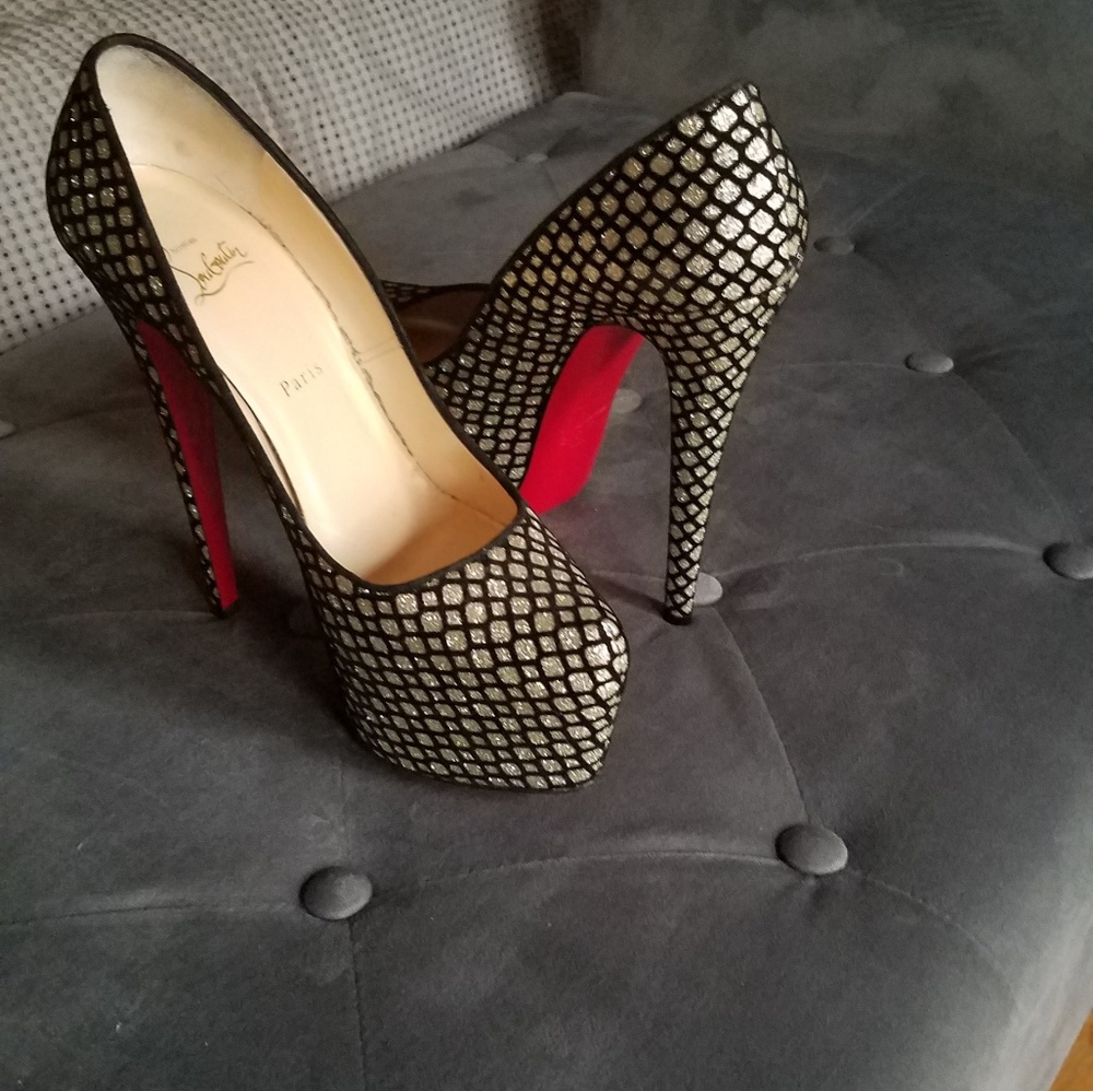 Christian Louboutin Pumps - Picture 3 of 3